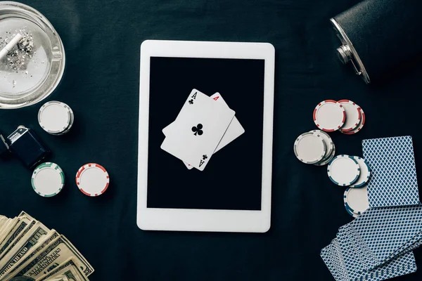 AduQ betting interface showing check, bet, call, raise, and fold options